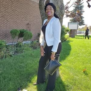 Meet your Posher, Emily